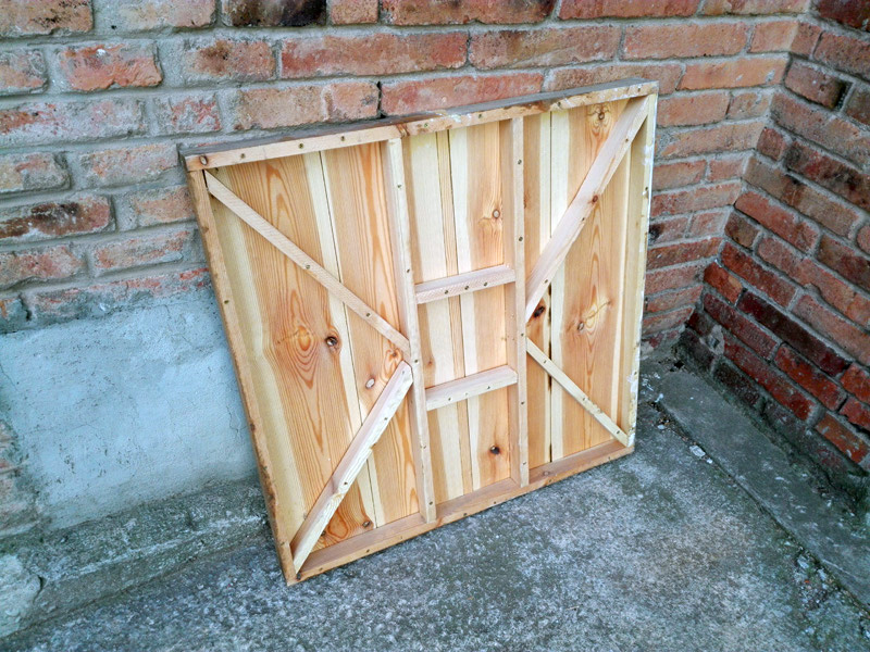 sobre mesa madera 80x80x6 1u